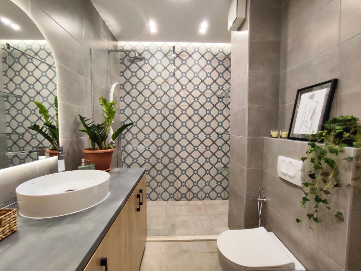 Modern Style 2Br-Apt - 10Min To Skanderbeg Square Apartment Тирана Екстериор снимка